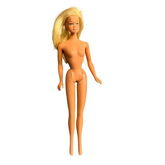 POUPEE BARBIE MADE in Philippines corps 1966 EUR 15,00 - FR